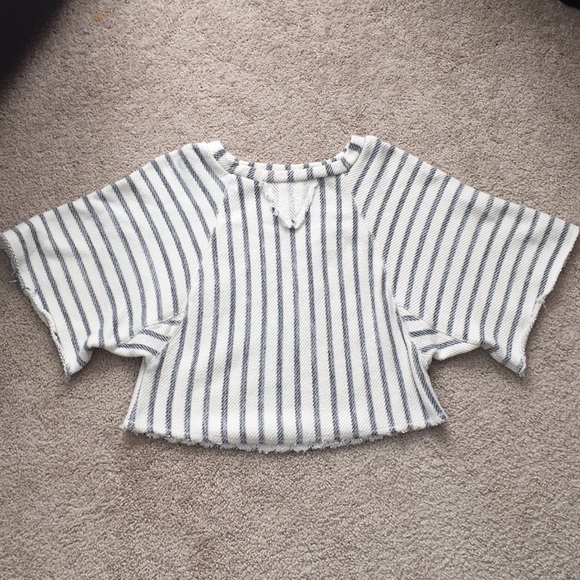 Anthropologie Tops - Anthropologie Dolan cropped top sz sm